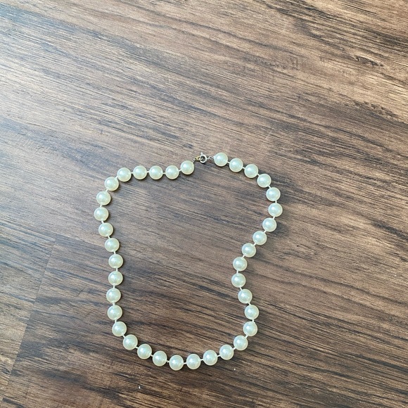 Beautiful pearls necklace - Picture 2 of 5